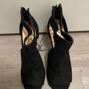NWT - Madden Girk Women’s Black Suede Open Side and Open Toe Heels